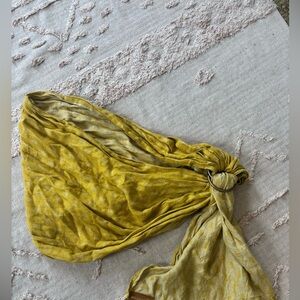 Gorgeous Yellow Wildbird ring sling carrier